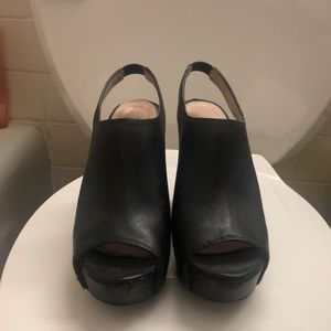 Black wedge heels